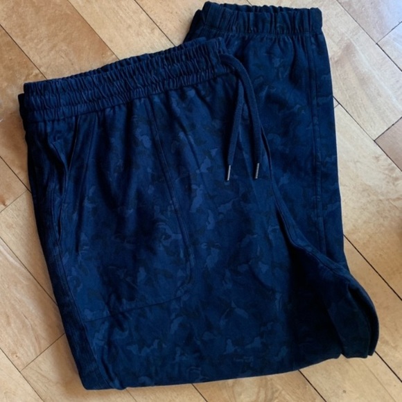 Athleta Black Navy Camo Print Drawstring Waist Joggers w/Pockets - Picture 7 of 11